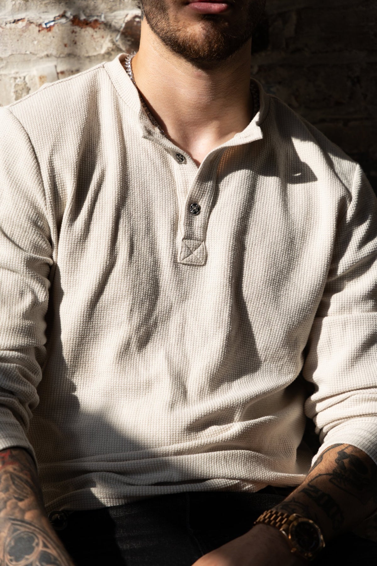 Faded Cropped Henley worn, front